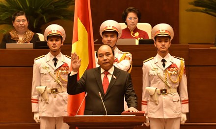 Thủ tướng Nguyễn Xuân Phúc tuyên thệ nhậm chức trước Quốc hội. (Ảnh: TPO)